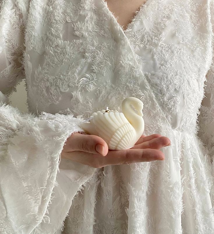 Little Amsterdam - Swan Candle Favor